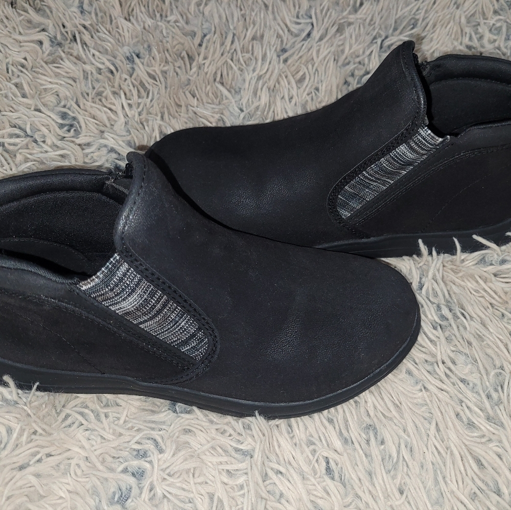 Clarks walking shoes